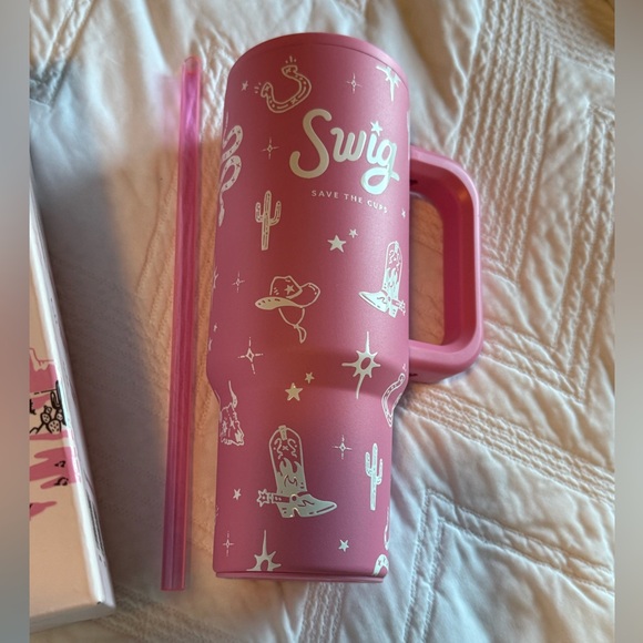 Very Limited Brand New Western Save The Cups Swig Pink 32 Oz Tumbler with Straw - Picture 3 of 7